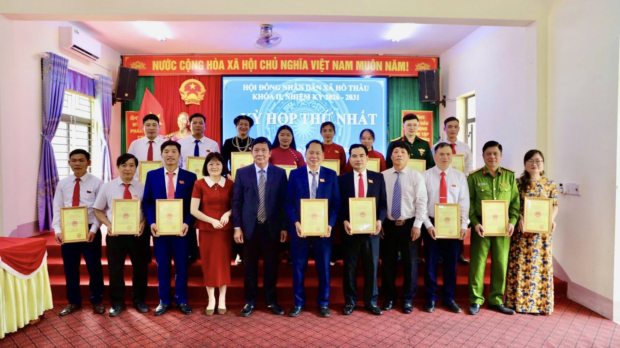 KỲ HỌP THỨ NHẤT HĐND XÃ HỒ THẦU NHIỆM KỲ 2026-2031 BẦU CÁC CHỨC DANH CHỦ CHỐT