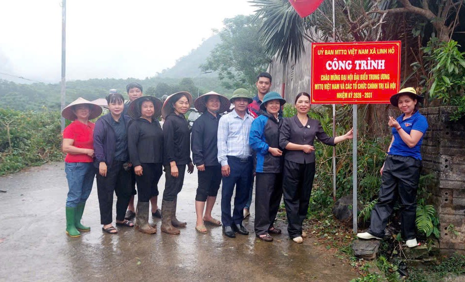 MTTQ xã Linh Hồ xây dựng công trình “Tuyến đường cây cảnh quan”