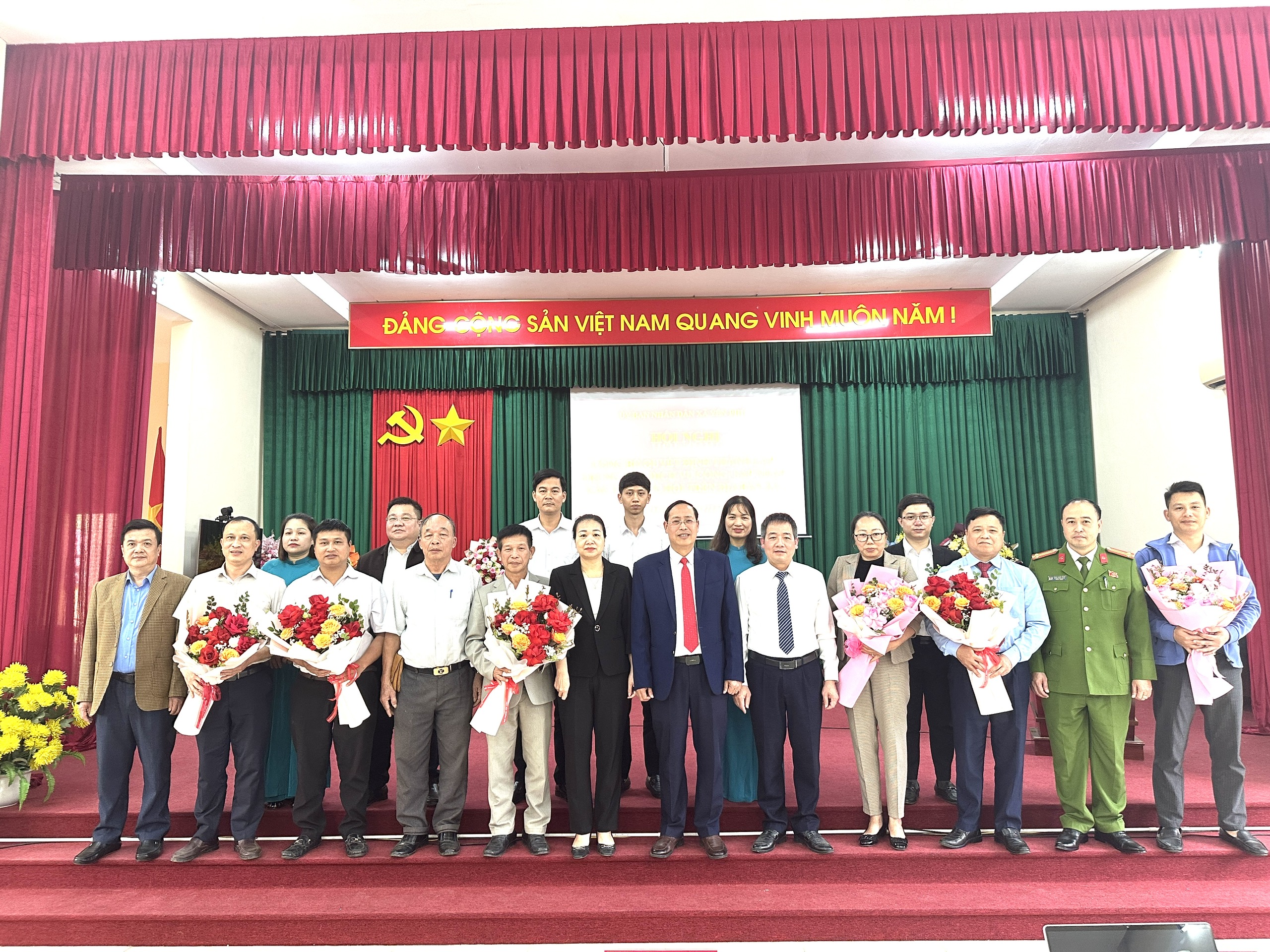 Chiều ngày 03/12/2025 Ủy ban nhân dân xã Yên Phú tổ chức Hội nghị công bố các Quyết định sáp nhập các tổ chức hội trên địa bàn xã