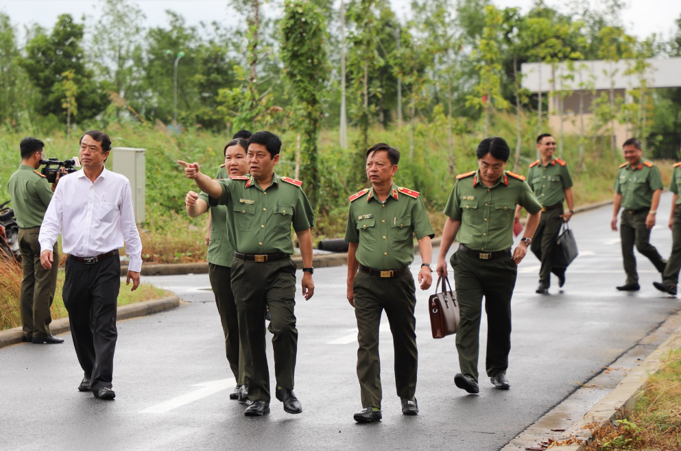 ĐOÀN CÔNG TÁC TRIỂN KHAI THỰC HIỆN KẾ HOẠCH SỐ 22 CỦA ĐẢNG ỦY CÔNG AN TRUNG ƯƠNG LÀM VIỆC VỚI CÔNG AN CÁC ĐỊA PHƯƠNG