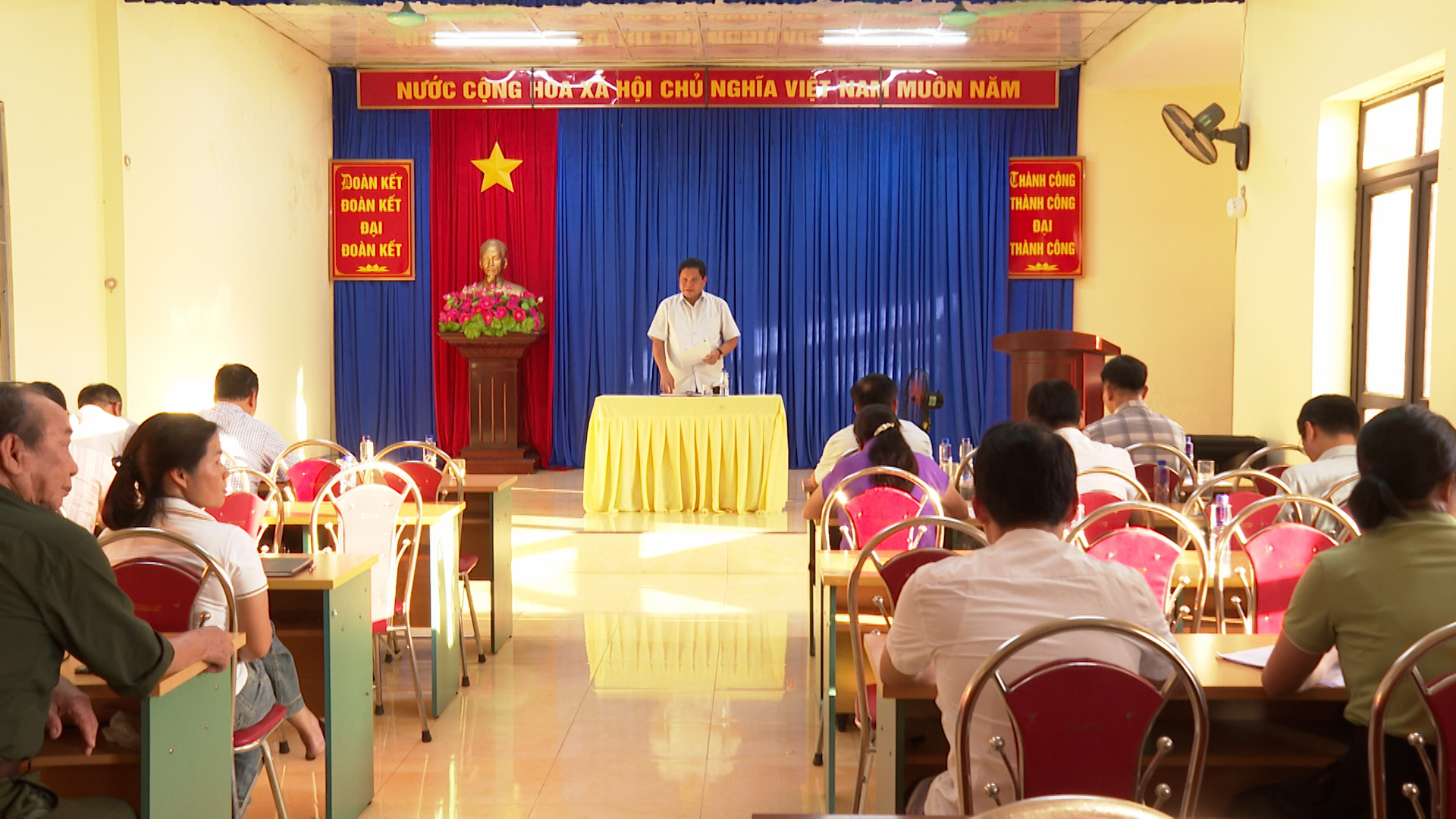Bí thư Đảng uỷ phường Vàng Seo Cón làm việc với Tổ 6 và Tổ 5