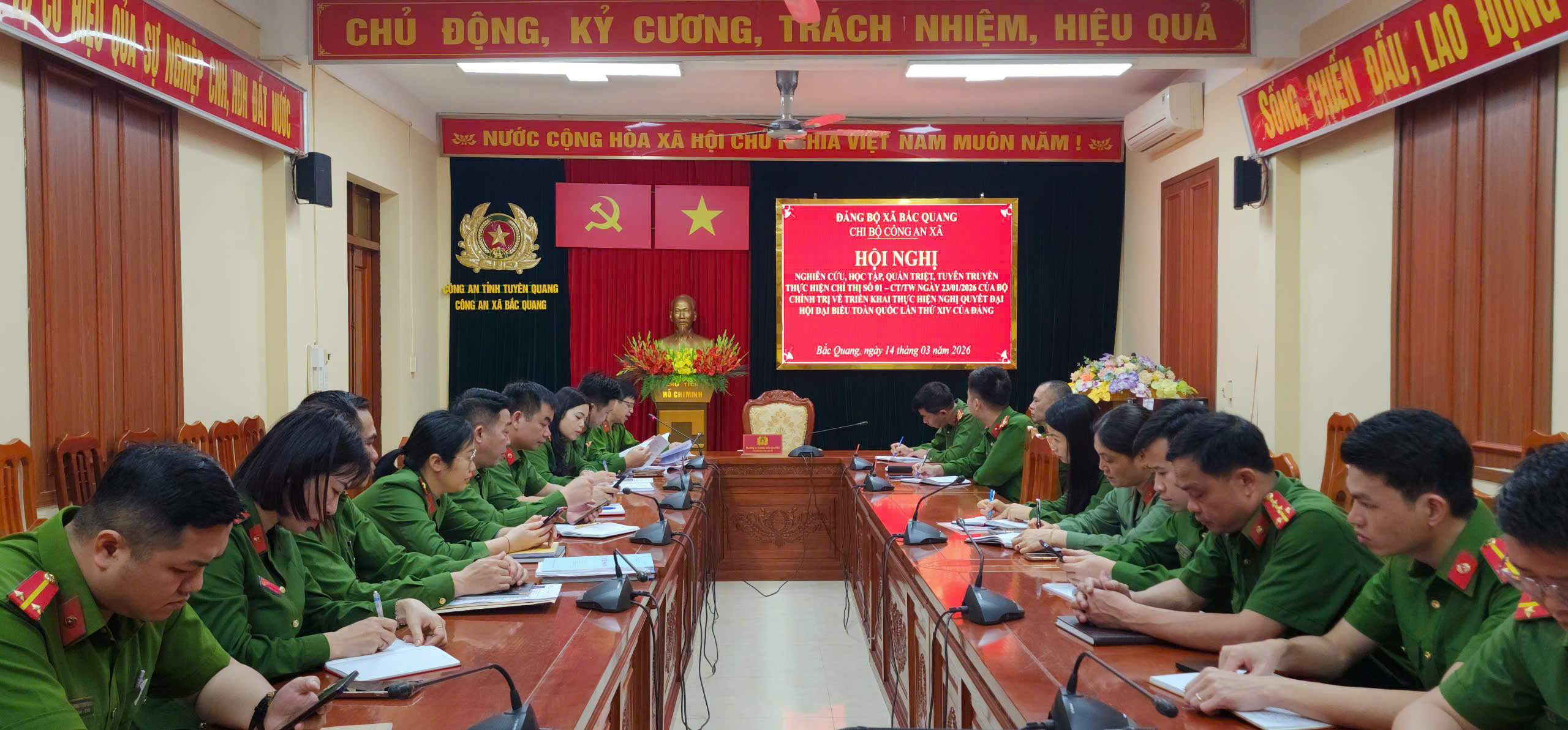 CHI BỘ CÔNG AN XÃ BẮC QUANG TỔ CHỨC HỌC TẬP VÀ QUÁN TRIỆT TRIỂN KHAI CHỈ THỊ SỐ 01 CỦA BỘ CHÍNH TRỊ