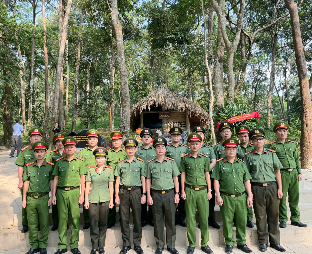 HÀNH TRÌNH VỀ NGUỒN NHÂN KỶ NIỆM 136 NĂM NGÀY SINH CHỦ TỊCH HỒ CHÍ MINH