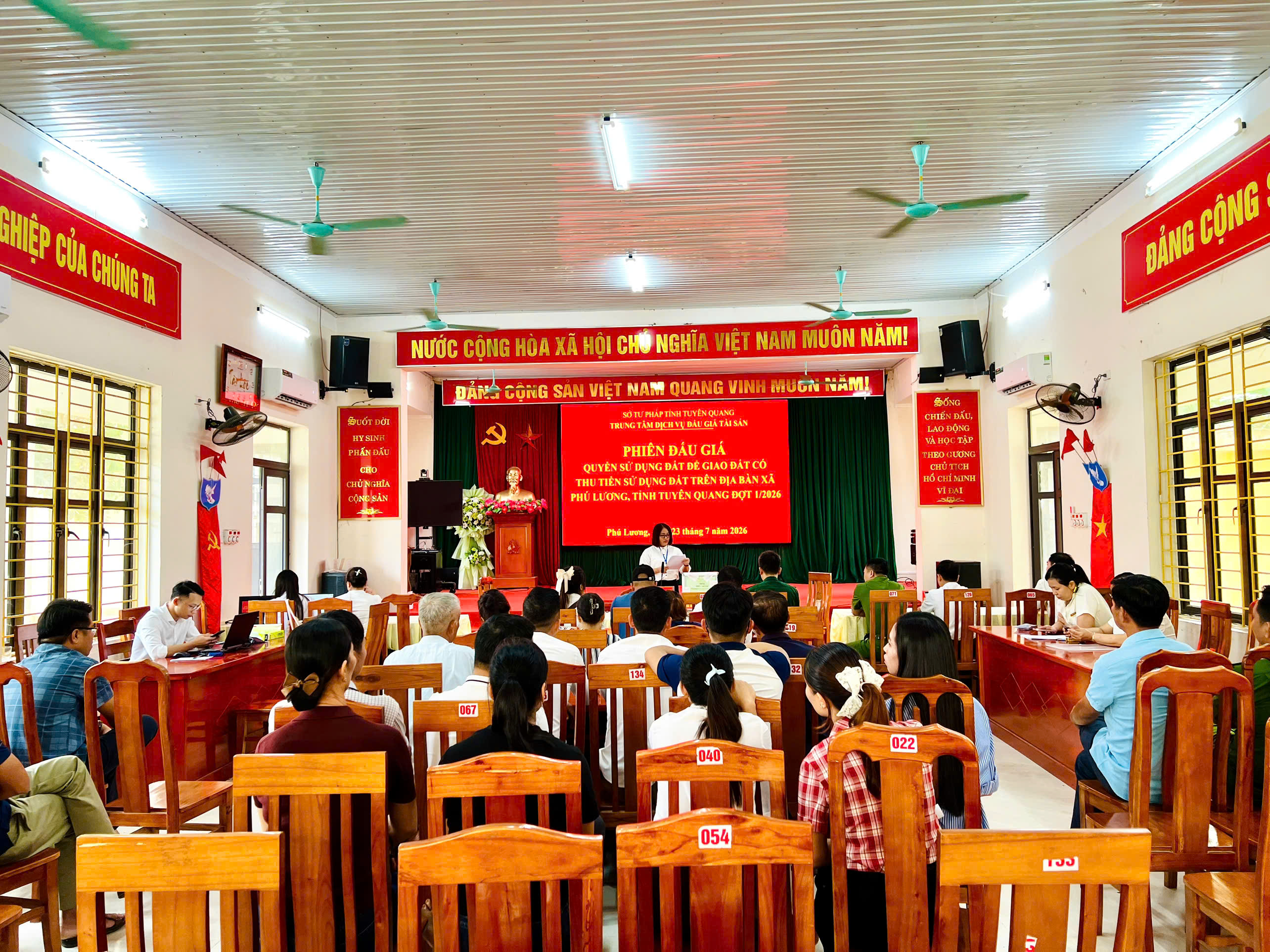 XÃ PHÚ LƯƠNG TỔ CHỨC PHIÊN ĐẤU GIÁ QUYỀN SỬ DỤNG ĐẤT ĐỢT I NĂM 2026