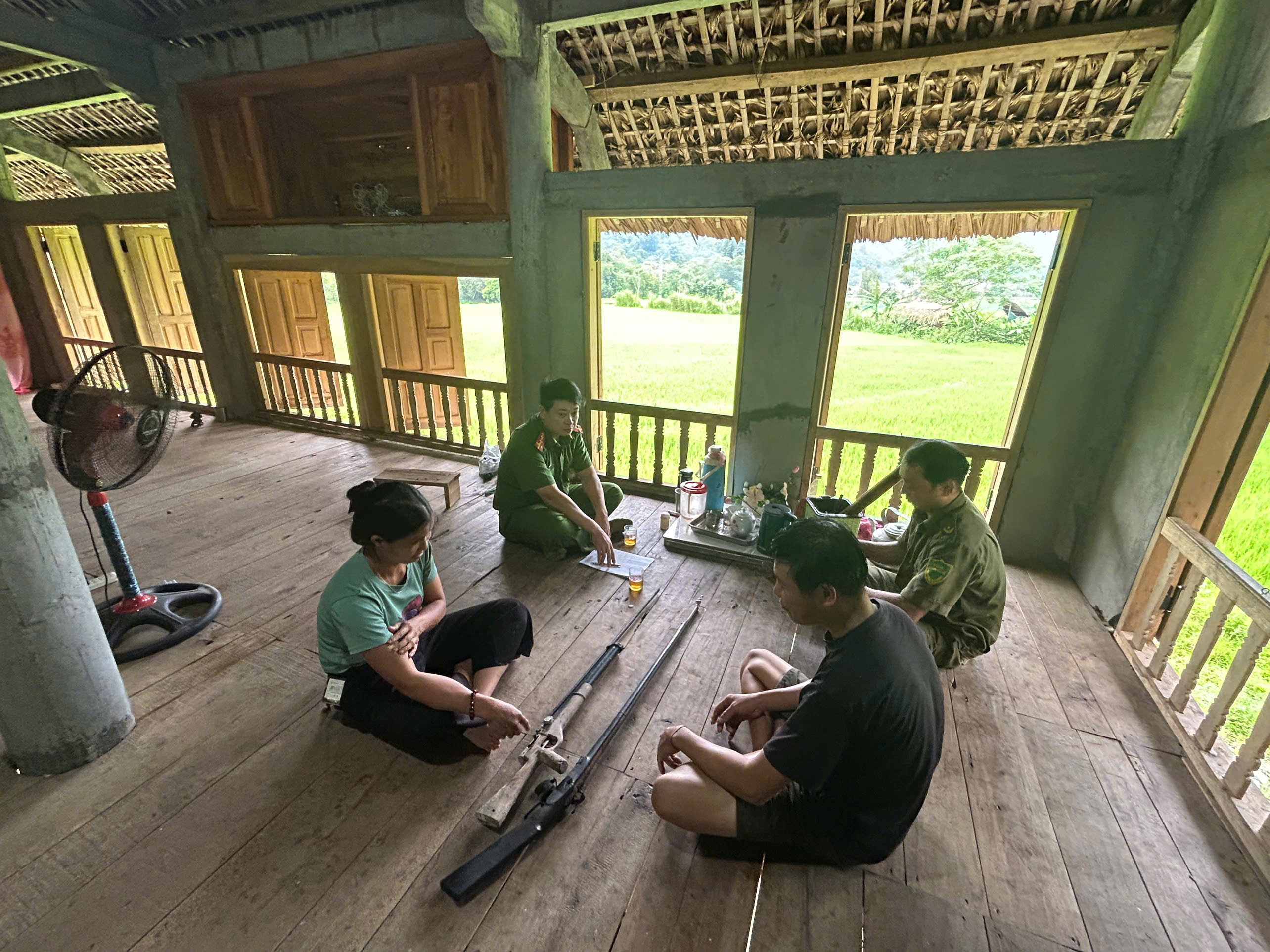 CÔNG AN XÃ TIÊN NGUYÊN ĐẨY MẠNH TUYÊN TRUYỀN, VẬN ĐỘNG NHÂN DÂN GIAO NỘP VŨ KHÍ, VẬT LIỆU NỔ, CÔNG CỤ HỖ TRỢ VÀ PHÁO