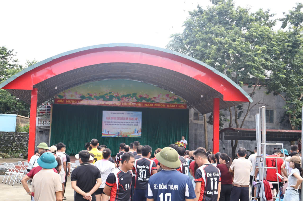 Bế mạc giải bóng chuyền da DCT.jpg