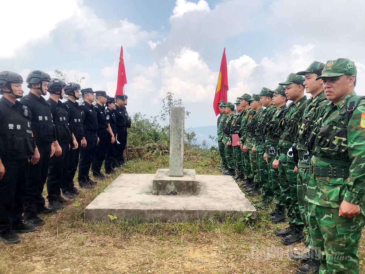 Đồn Biên phòng Lũng Cú và lực lượng quản lý biên giới Malypho diễn tập liên hợp