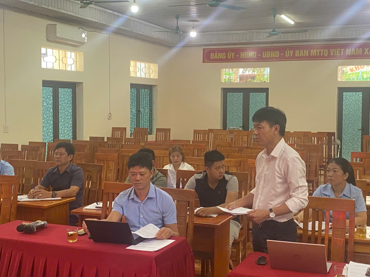 Họp về thu gom r&aacute;c thải 6 th 8 a Tuấn.jpg