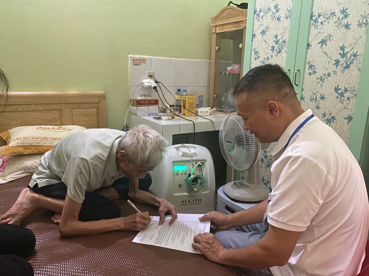 TRUNG TÂM PHỤC VỤ HÀNH CHÍNH CÔNG XÃ YÊN MINH ĐẾN TẬN NHÀ CHỨNG THỰC CHỮ KÝ CHO CÔNG DÂN