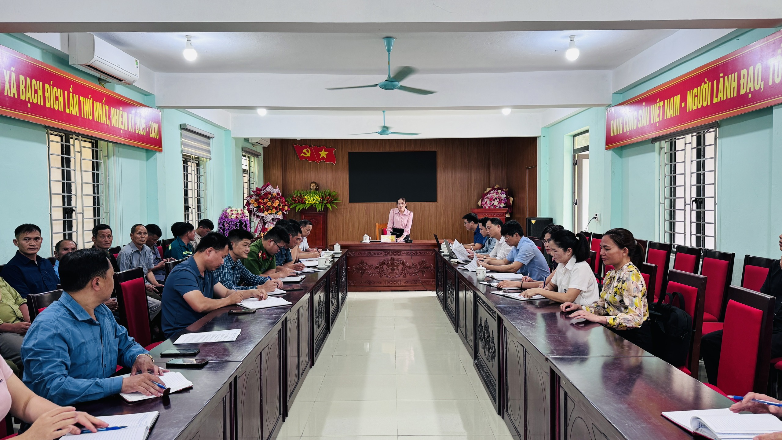 UBND XÃ BẠCH ĐÍCH LÀM VIỆC VỚI BHXH CƠ SỞ YÊN MINH VỀ THỰC HIỆN CHÍNH SÁCH BHXH, BHYT