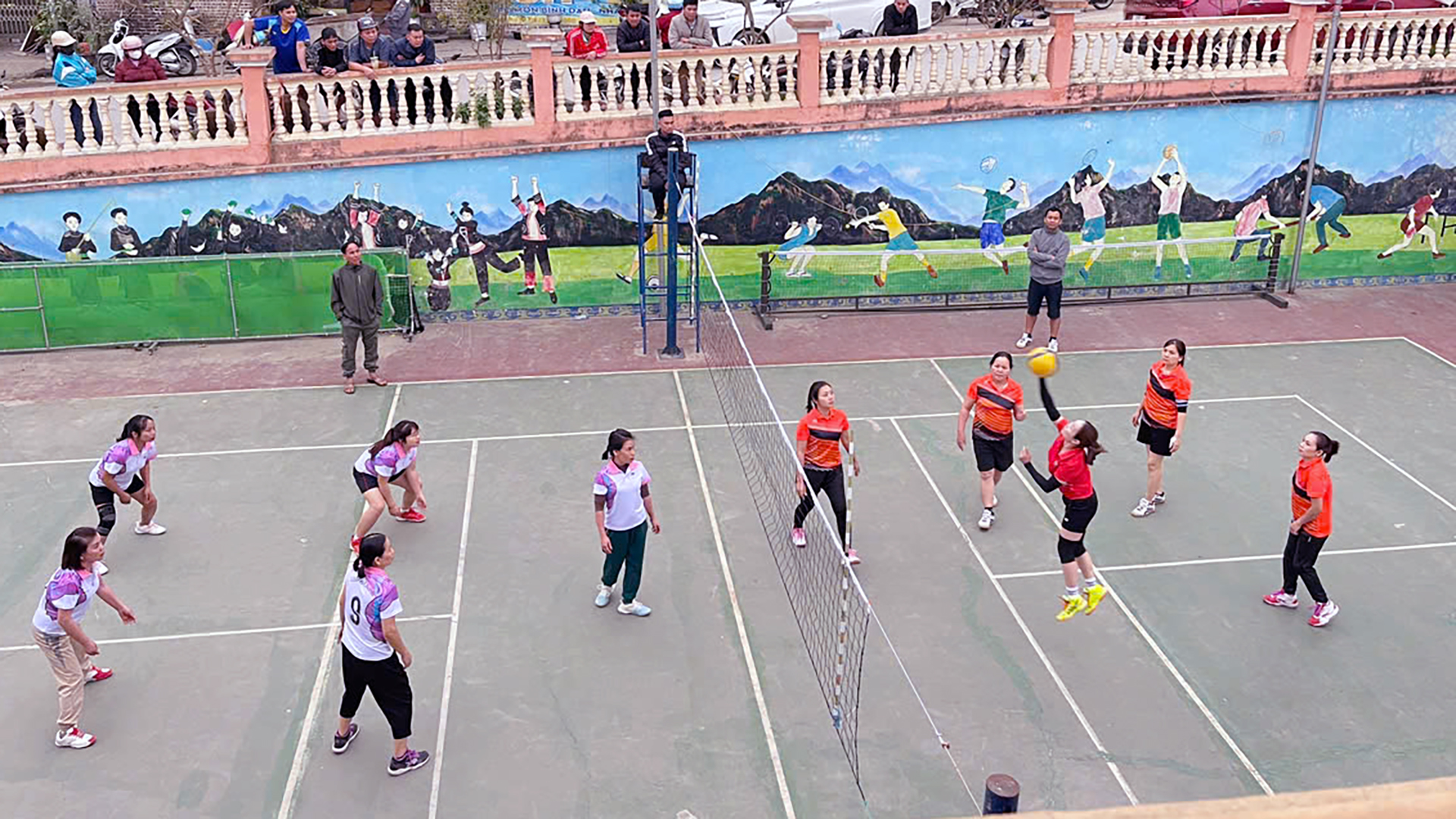 giải b&oacute;ng chuyền nữ 8-3 (2).jpg