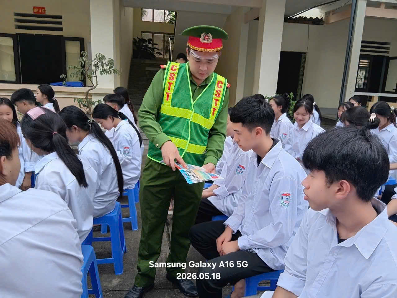  TUYÊN TRUYỀN AN TOÀN GIAO THÔNG CHO HỌC SINH TRƯỜNG THPT YÊN MINH 