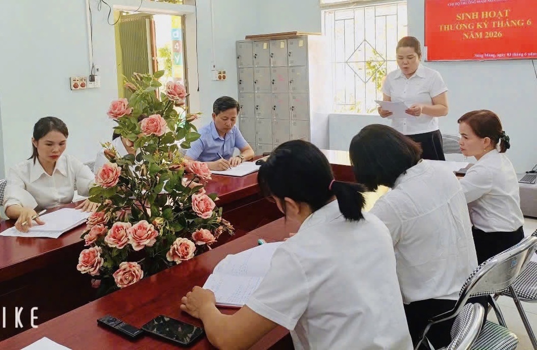 Chi bộ Trường Mầm non Sủng Máng tổ chức sinh hoạt thường kỳ tháng 6 năm 2026