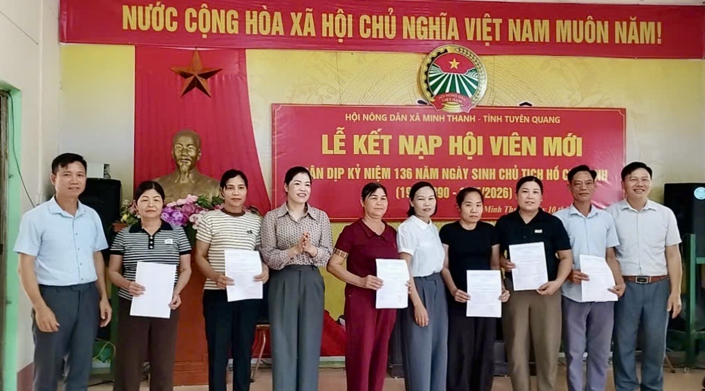 Hội Nông dân xã Minh Thanh tổ chức lễ kết nạp hội viên mới