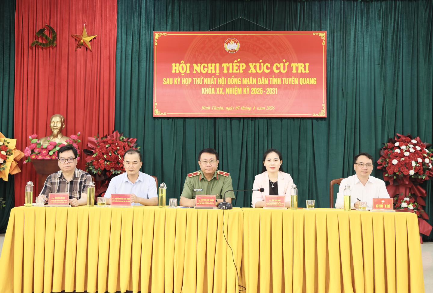 TỔ ĐẠI BIỂU SỐ 7 HĐND TỈNH TIẾP XÚC CỬ TRI SAU KỲ HỌP THỨ NHẤT HĐND TỈNH