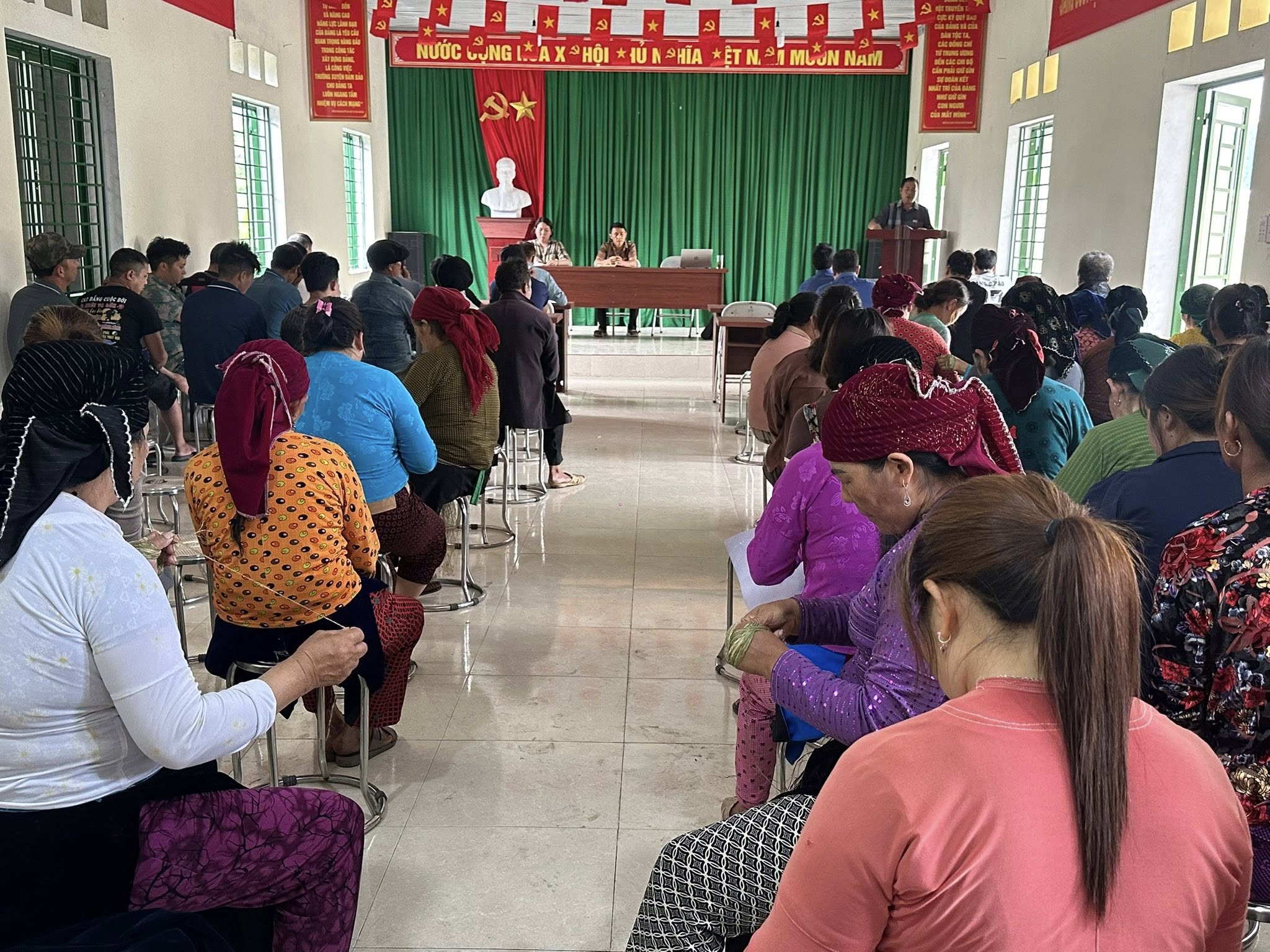 Tổ đại biểu số 03 HĐND xã tiếp xúc cử tri tại thôn Mỏ Sài