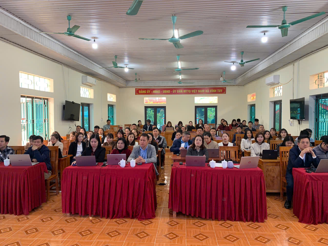 UBND xã Vĩnh Tuy tổ chức tập huấn lần 2 nghiệp vụ công tác bầu cử