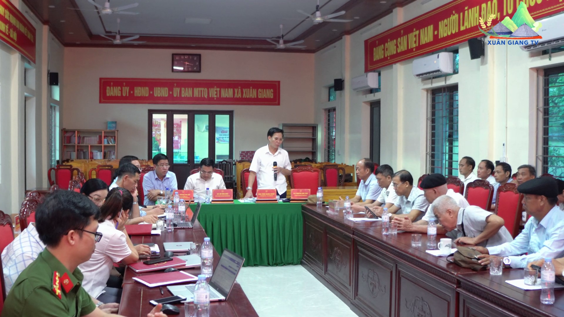Hội nghị lấy ý kiến các đồng chí nguyên lãnh đạo qua các thời kỳ về phương án sắp xếp thôn