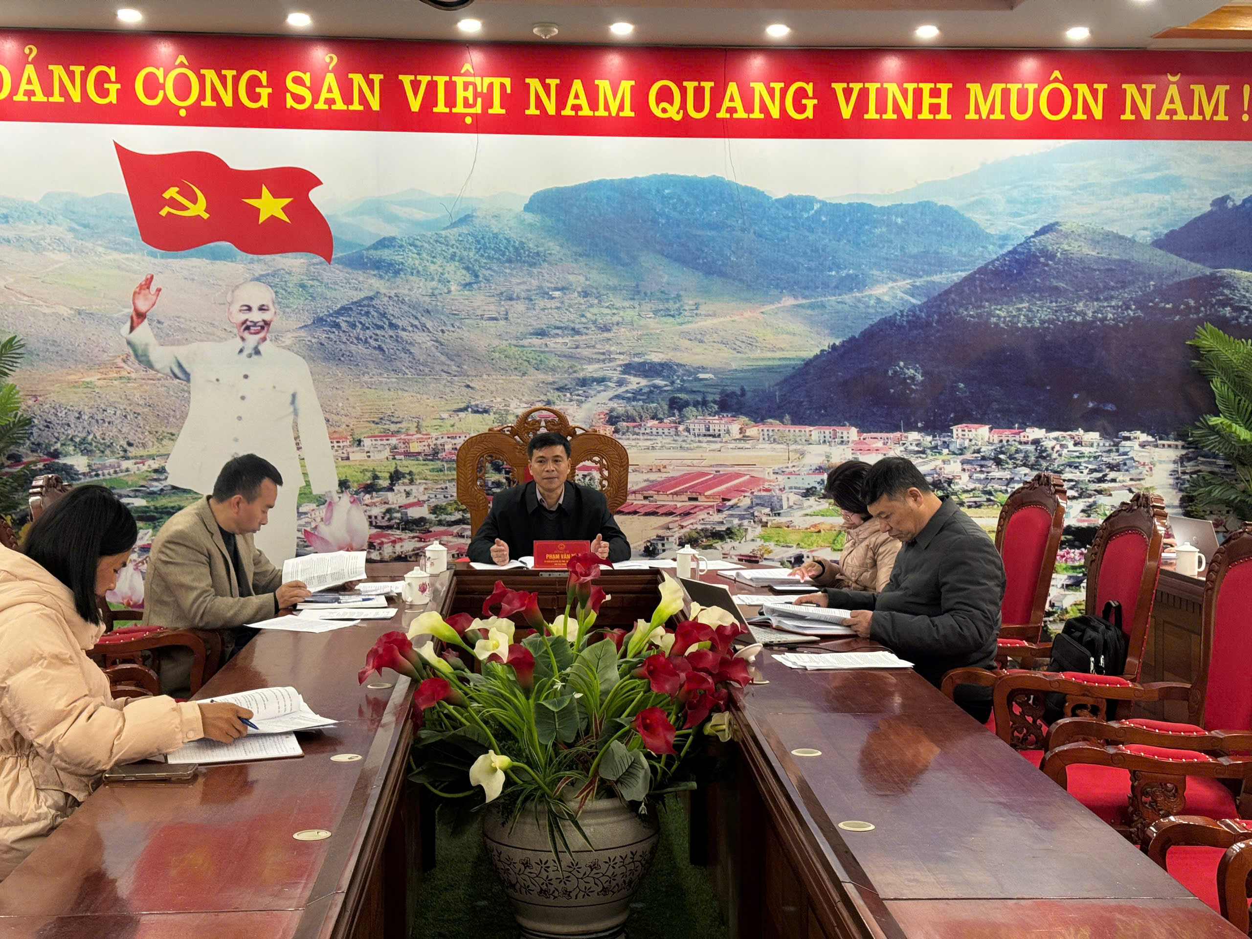 Thường trực Đảng ủy xã Mèo Vạc họp phiên tháng 01/2026