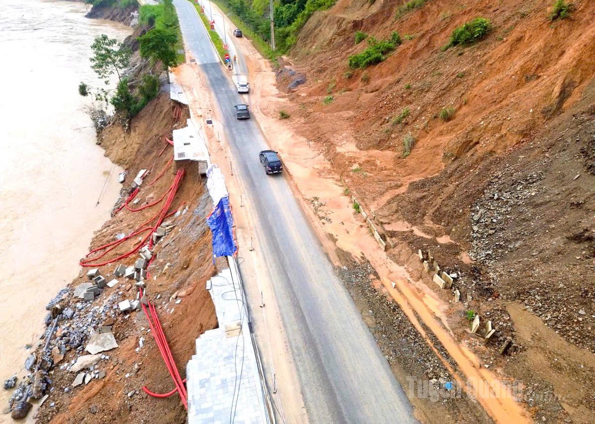 Chủ động đảm bảo thông tin liên lạc, khắc phục hậu quả của bão số 10, sẵn sàng ứng phó với cơn bão số 11