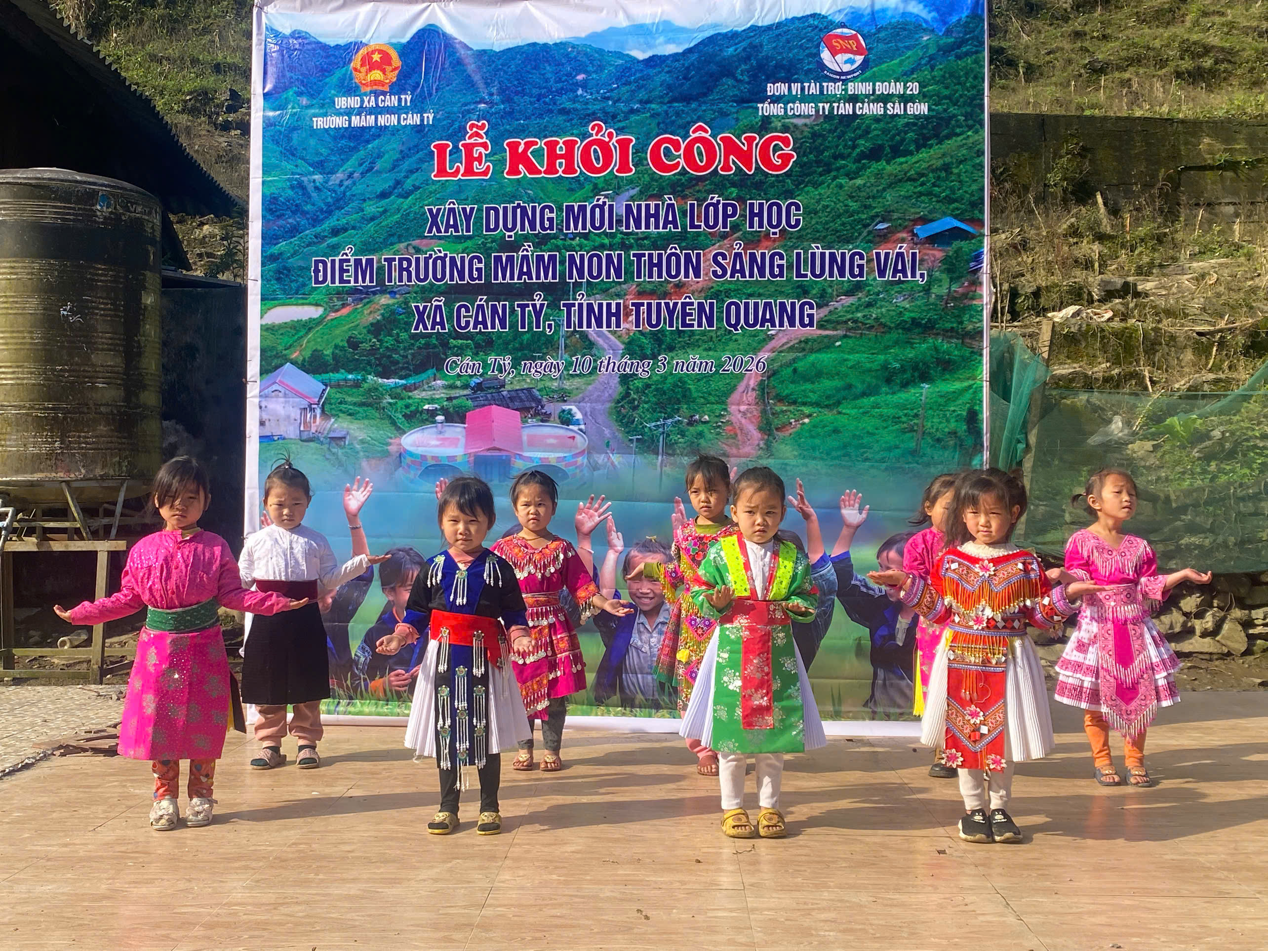 LỄ KHỞI CÔNG XÂY DỰNG MỚI NHÀ LỚP HỌC ĐIỂM TRƯỜNG MẦM NON THÔN LÙNG VÁI