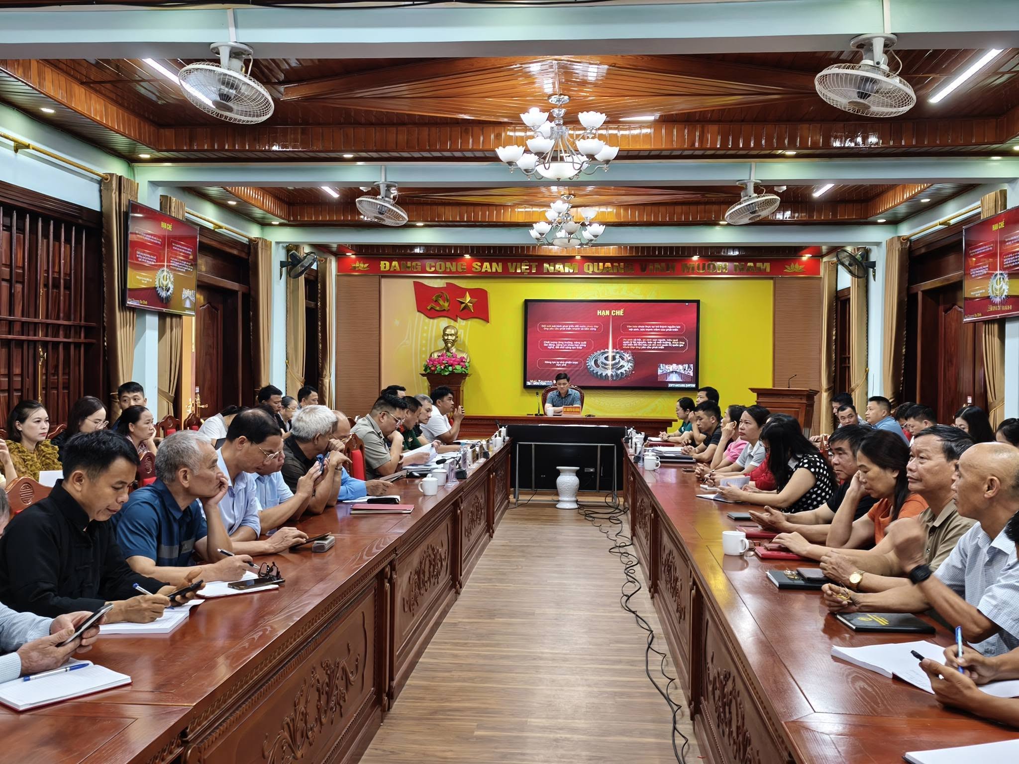 Bộ Chính trị, Ban Bí thư tổ chức Hội nghị toàn quốc nghiên cứu, học tập, quán triệt và triển khai thực hiện Nghị quyết Hội nghị lần thứ ba Ban Chấp hành Trung ương Đảng khóa XIV. 