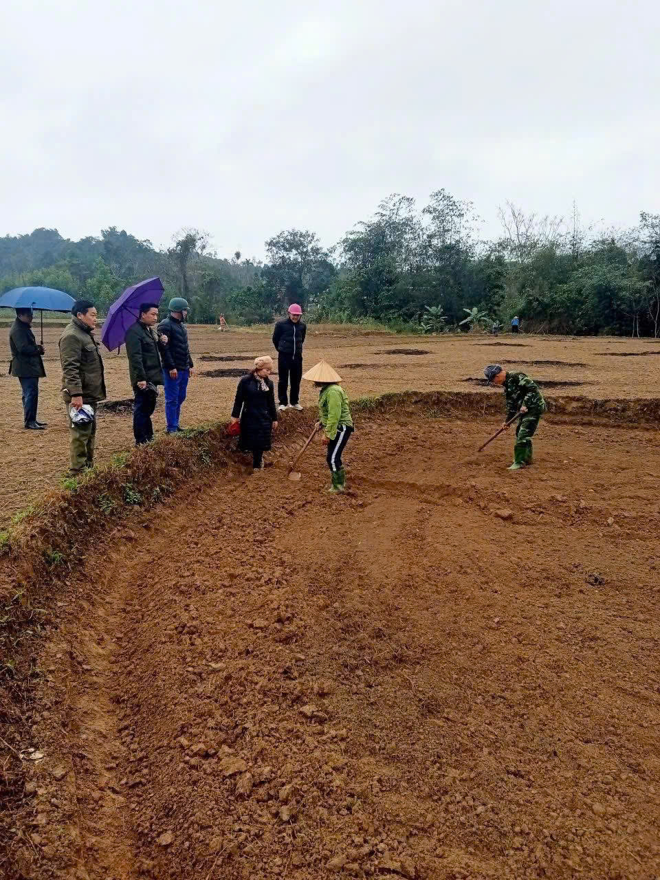 LÃNH ĐẠO UBND XÃ BẰNG LANG KHẢO SÁT CÔNG TÁC CHUẨN BỊ NGÀY HỘI VĂN HÓA CÁC DÂN TỘC VÀ KIỂM TRA CÔNG TRÌNH PHỤC VỤ SẢN XUẤT VỤ ĐÔNG XUÂN 2025 – 2026