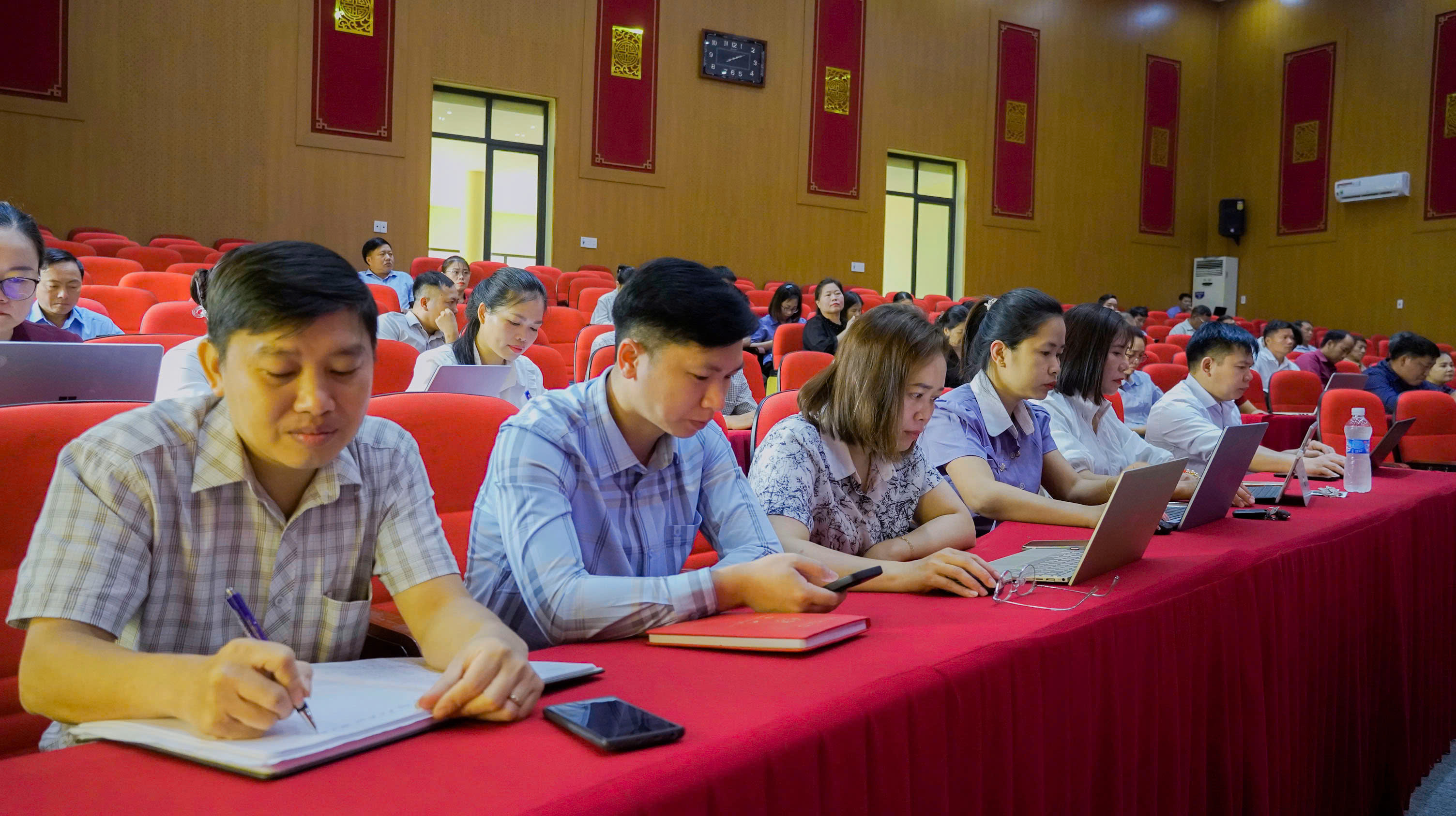 tập Nghị quyết Hội nghị Trung ương 2 (3).jpg