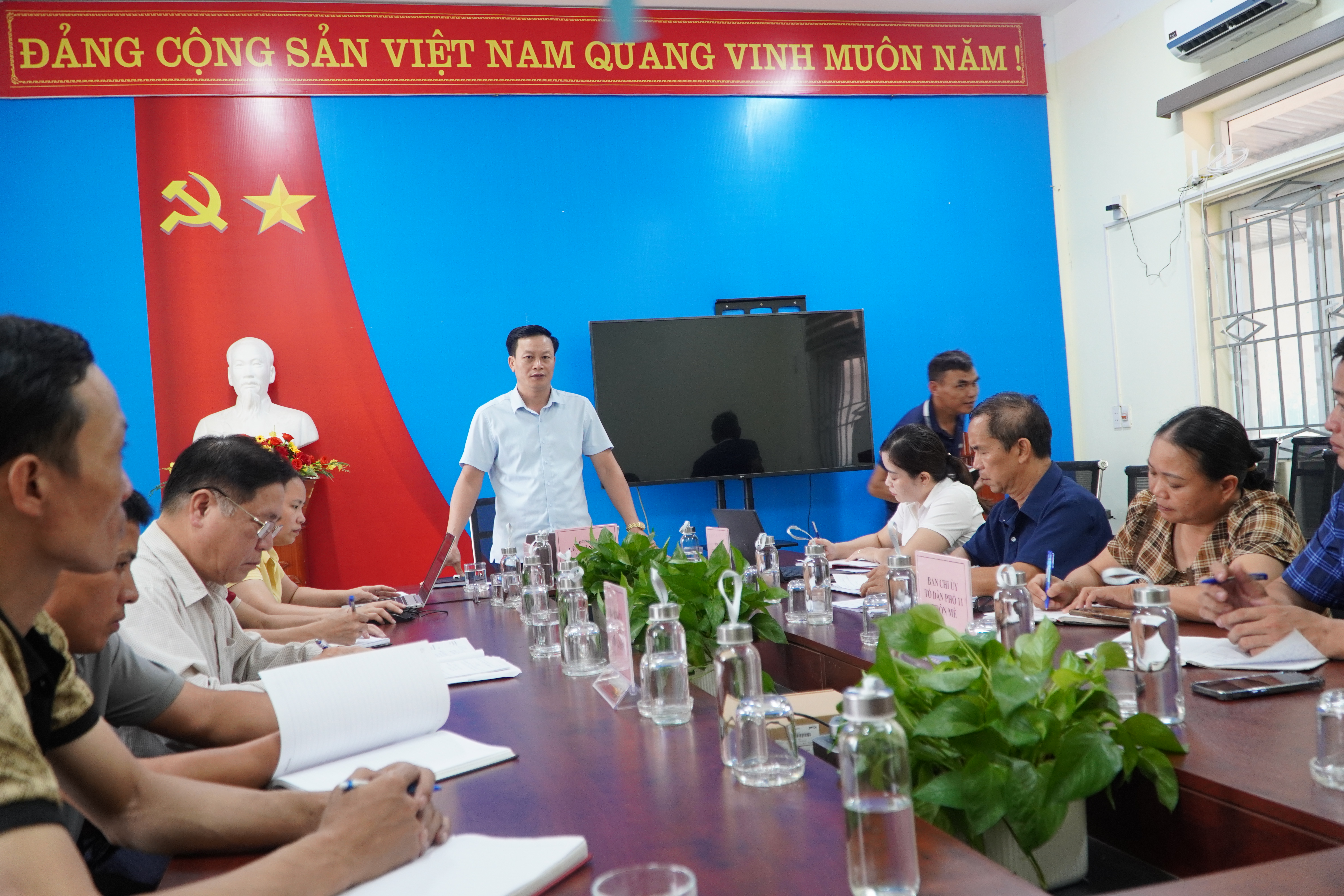 UBND phường Hà Giang 1 làm việc với Chi ủy các chi bộ tổ dân phố sau sắp xếp