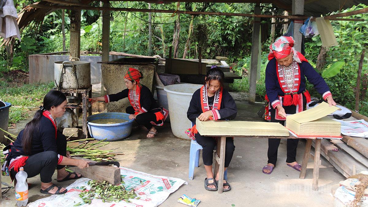 Di sản trên giấy bản