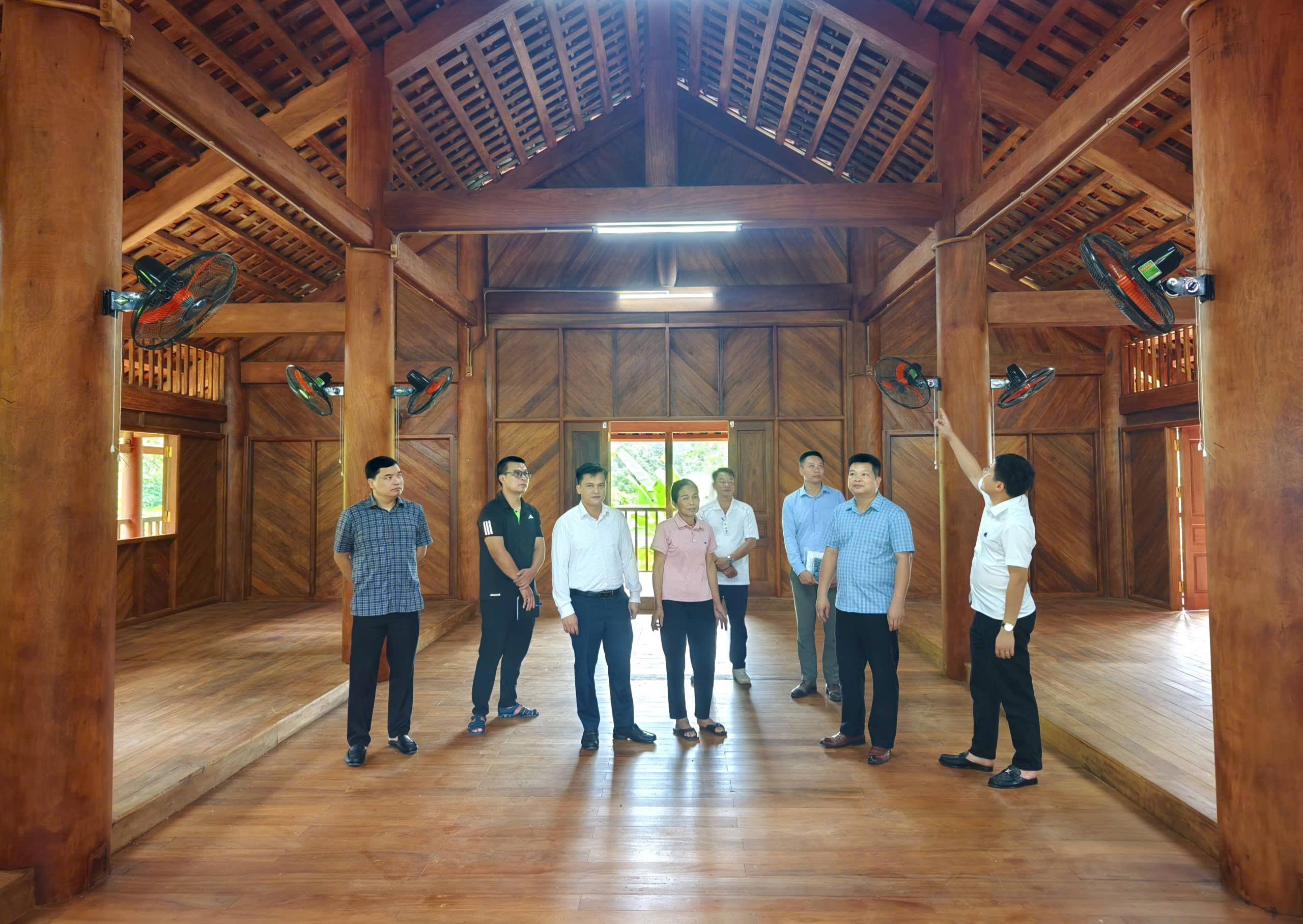 Nghiệm thu các hạng mục công trình thuộc Dự án bảo tồn Làng văn hóa truyền thống dân tộc Tày thôn Bản Bung