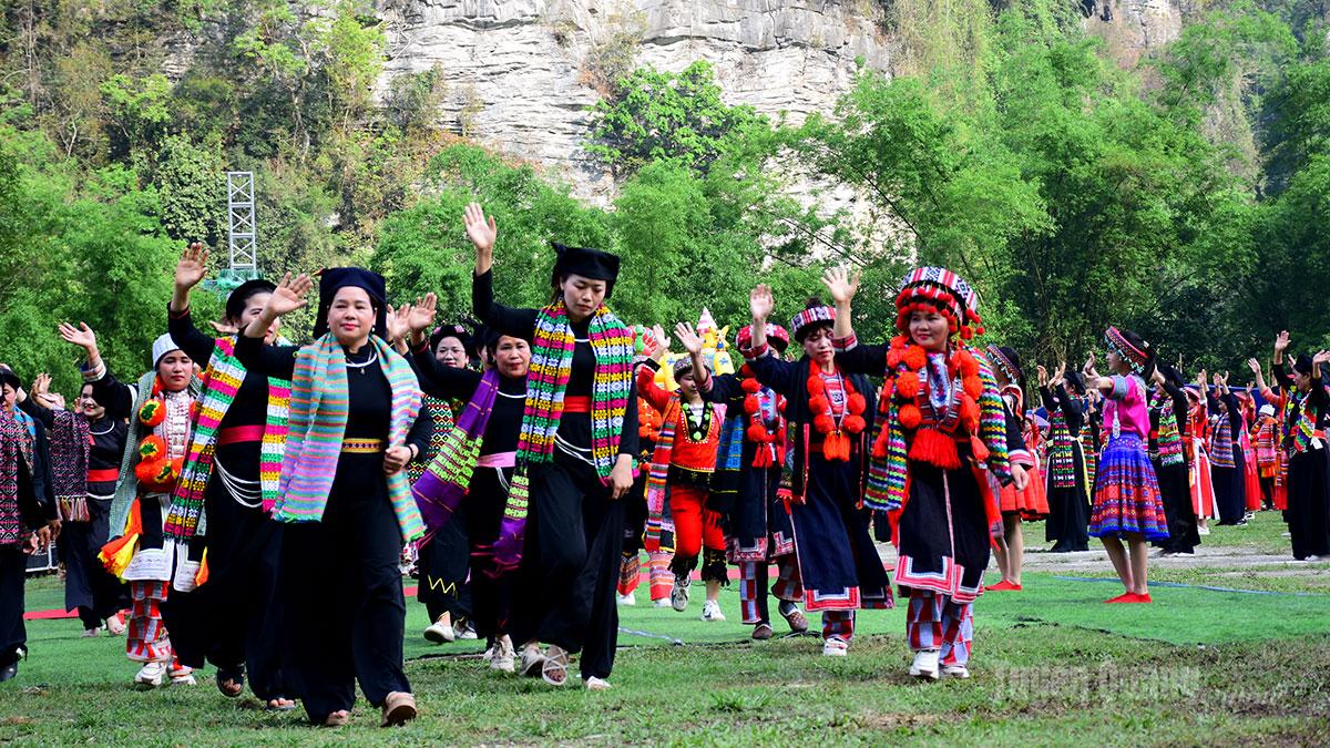 Beautiful Customs among Ethnic Communities