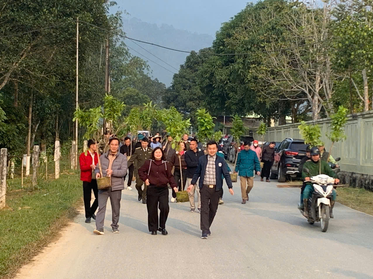 XÃ THUẬN HÒA TỔ CHỨC LỄ PHÁT ĐỘNG TRỒNG CÂY, NGÀY CÂY XANH VIỆT NAM