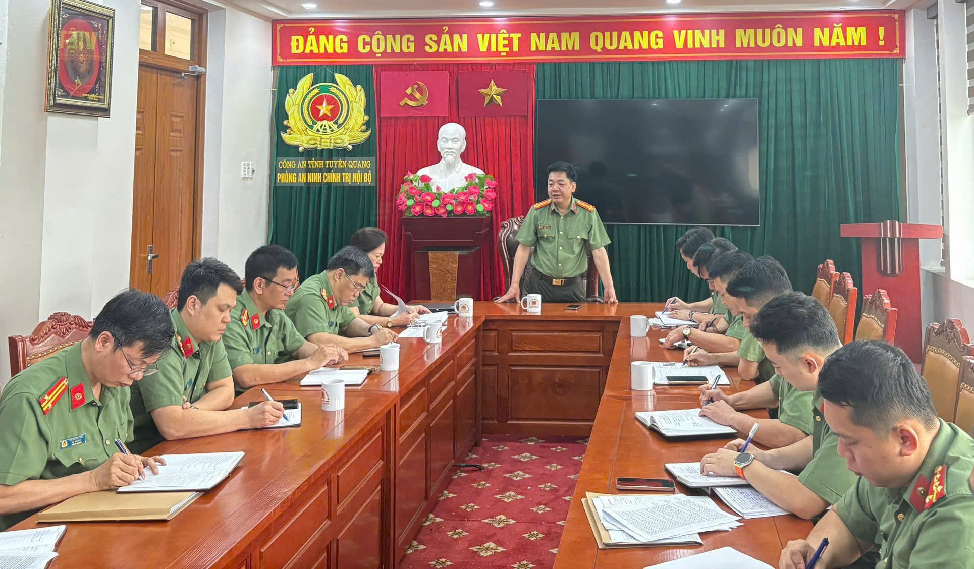 LÃNH ĐẠO CÔNG AN TỈNH LÀM VIỆC VỚI PHÒNG AN NINH CHÍNH TRỊ NỘI BỘ