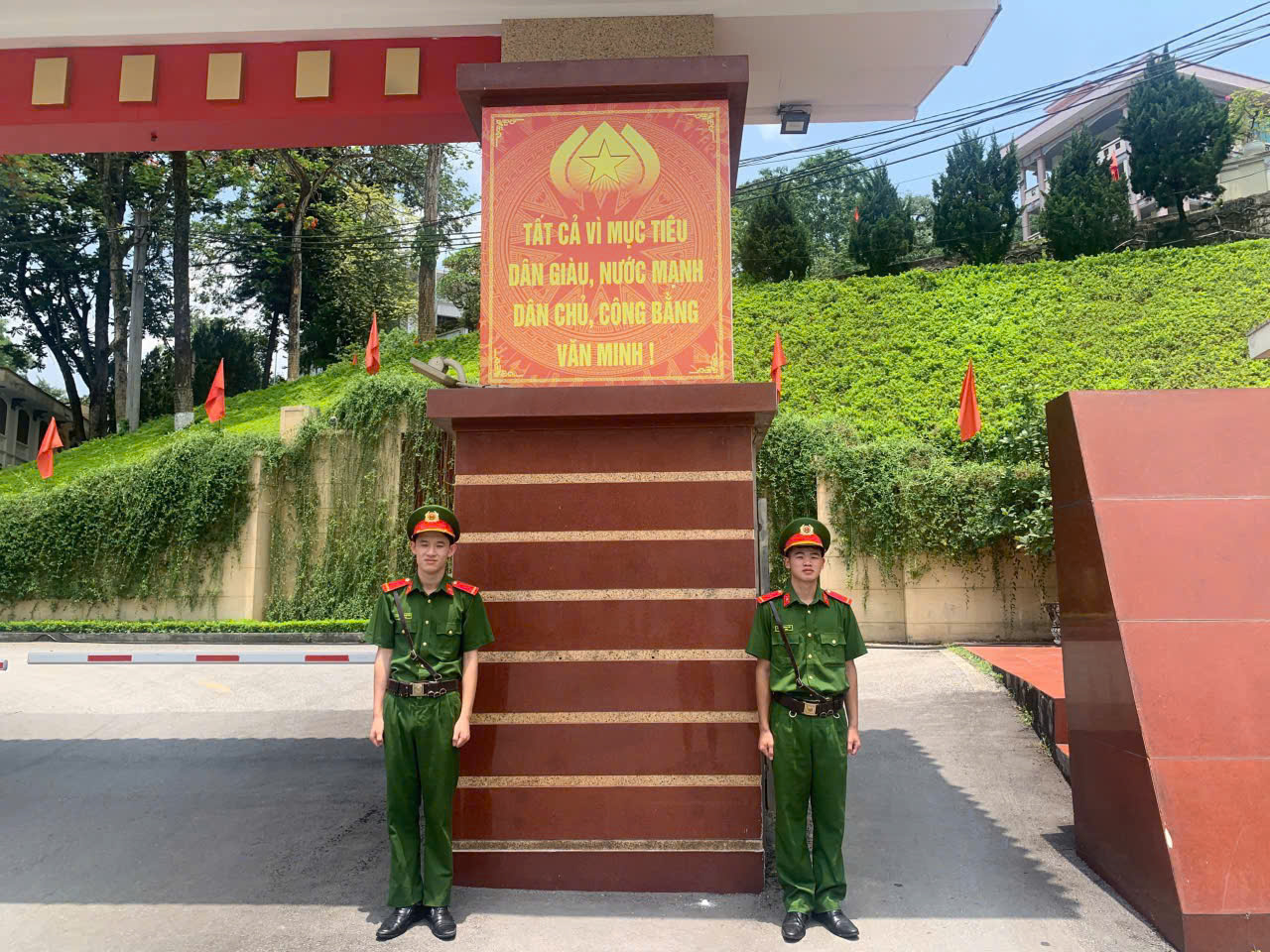 CÁN BỘ, CHIẾN SĨ PHÒNG CẢNH SÁT CƠ ĐỘNG BẢO VỆ TUYỆT ĐỐI AN TOÀN CÁC MỤC TIÊU