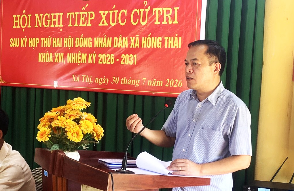 Thường trực Đảng ủy xã Hồng Thái tiếp xúc cử tri sau Kỳ họp thứ hai HĐND xã khóa XVI