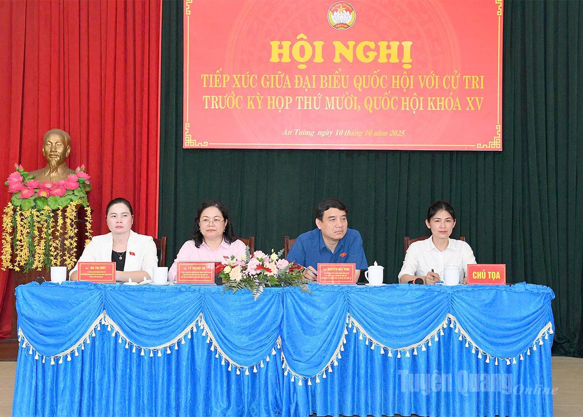 Đồng chí Nguyễn Đắc Vinh tiếp xúc cử tri phường An Tường