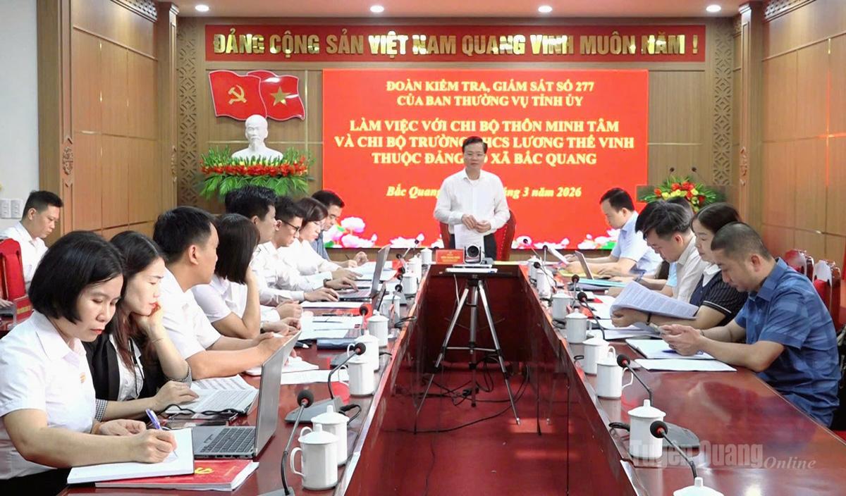 Đoàn kiểm tra, giám sát của Ban Thường vụ Tỉnh ủy làm việc với các chi bộ, đảng ủy xã