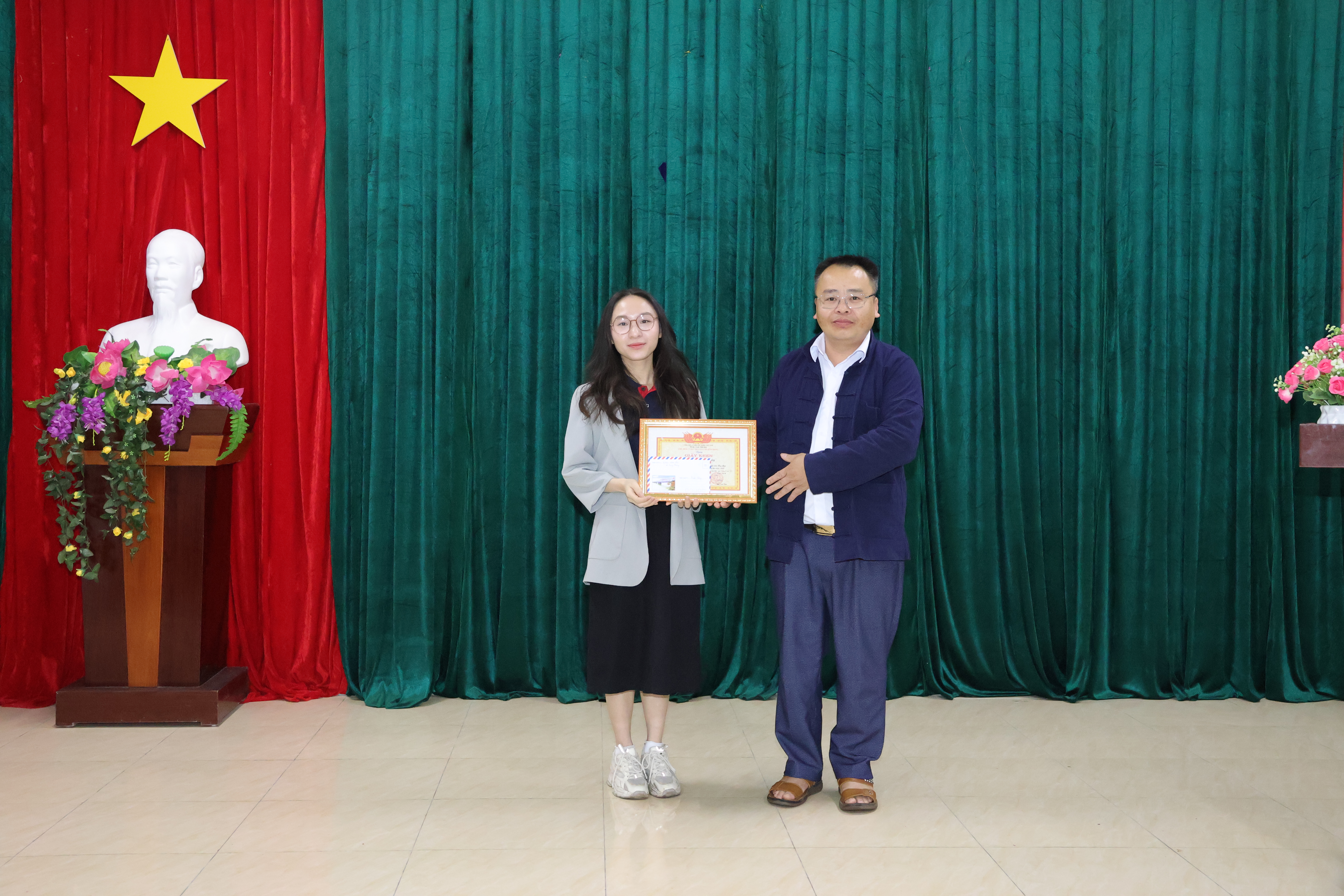 Sủng Máng tổng kết chương trình dạy học tiếng Anh trực tuyến cho học sinh vùng cao