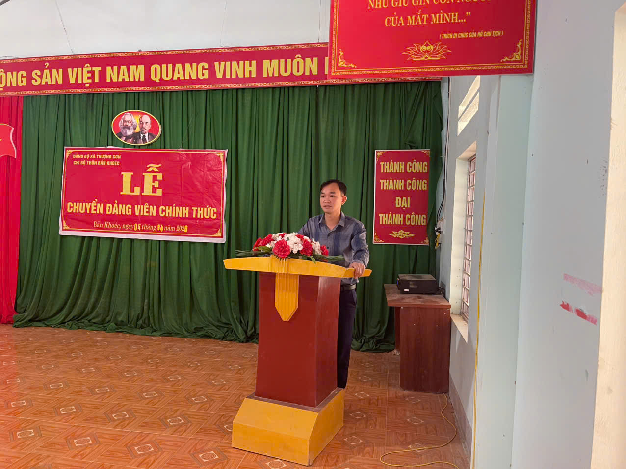 Kết nạp đảng vi&ecirc;n bản Khoec (5).jpg