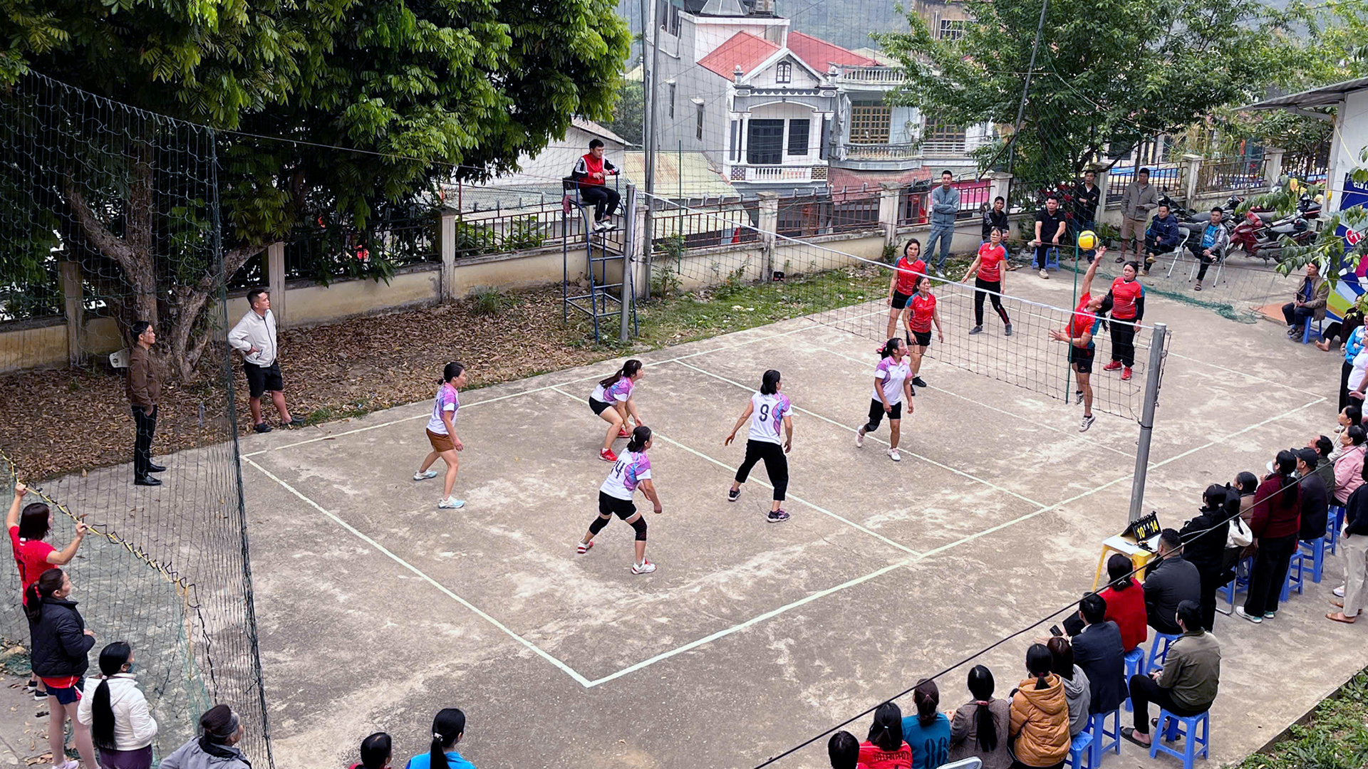 giải b&oacute;ng chuyền nữ 8-3 (4).jpg