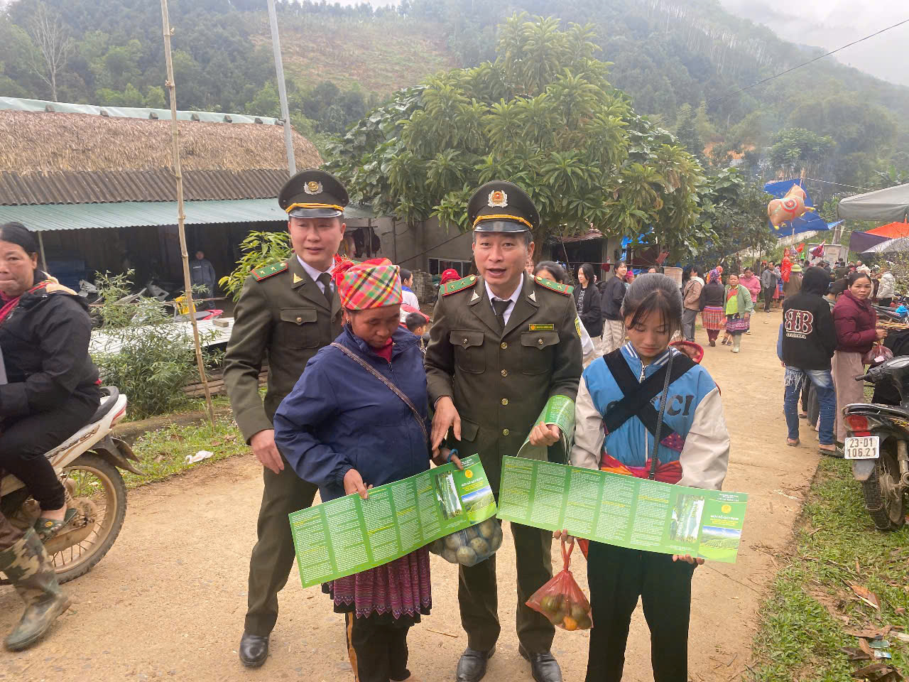 TỔ KIỂM LÂM ĐỊA BÀN XÃ ĐỒNG TÂM TĂNG CƯỜNG TUYÊN TRUYỀN CÔNG TÁC BẢO VỆ RỪNG, PHÒNG CHÁY CHỮA CHÁY RỪNG