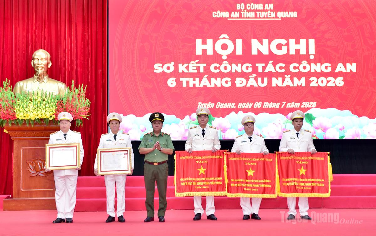 Công an tỉnh Tuyên Quang sơ kết công tác 6 tháng đầu năm 2026