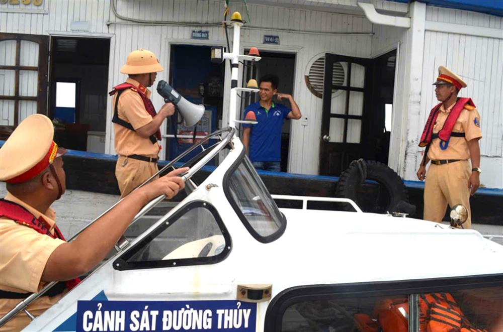 Lực lượng Công an nhân dân tập trung ứng phó với bão số 3 và mưa lũ