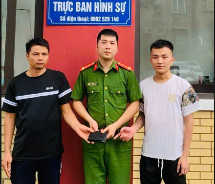 NHANH CHÓNG CÁC MINH, TRAO TRẢ TÀI SẢN BỊ RƠI CHO CÔNG DÂN