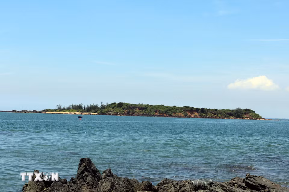 Đà Nẵng: Vẻ đẹp nguyên sơ của danh thắng địa chất hàng trăm triệu năm giữa biển