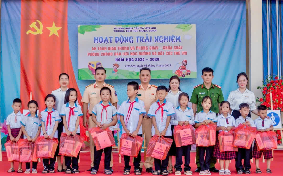NÂNG CAO Ý THỨC CHẤP HÀNH TRẬT TỰ AN TOÀN GIAO THÔNG