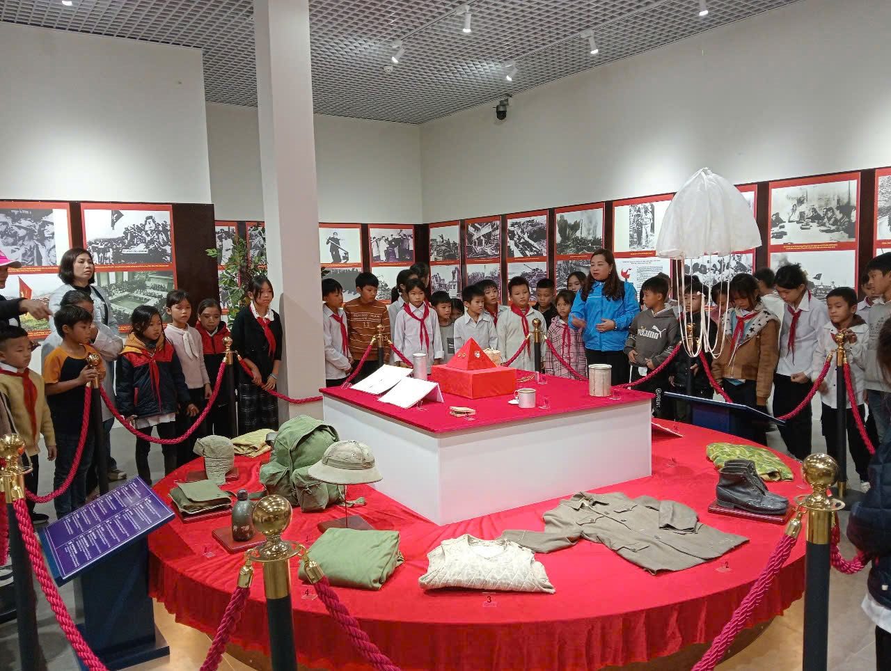 TUYÊN QUANG ĐẨY MẠNH SƯU TẦM, HIẾN TẶNG TƯ LIỆU, HIỆN VẬT XÂY DỰNG BẢO TÀNG ĐẢNG CỘNG SẢN VIỆT NAM