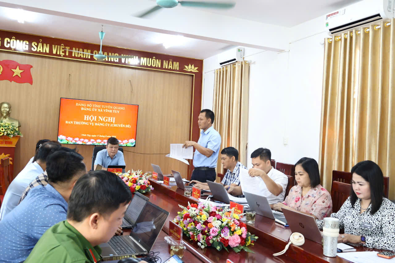Họp BTV chuyên đề 18 th 8 s Thiện.jpg