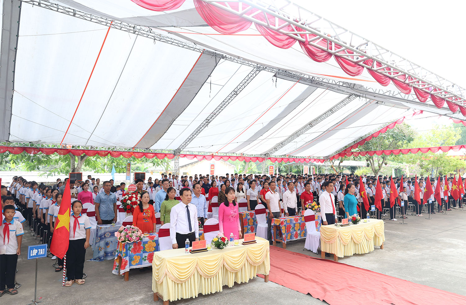 Yên Sơn tưng bừng khai giảng năm học mới